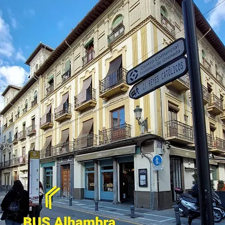 Beautiful Historic Downtown Penthouse Apartmán Granada